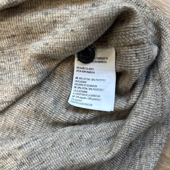 American Eagle Outfitters Gray Long Sleeve Henley Tee Size Medium - Picture 3 of 8